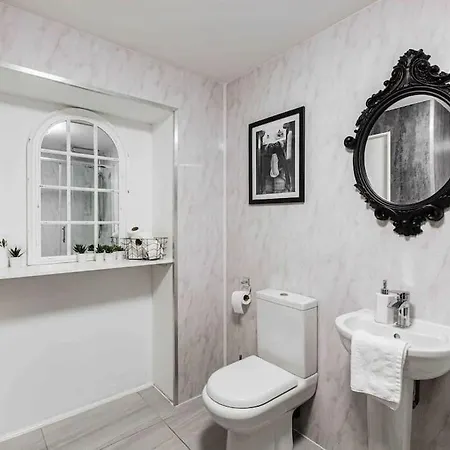 Vip City Centre Apartment With Secure Free Parking Liverpool Exterior photo