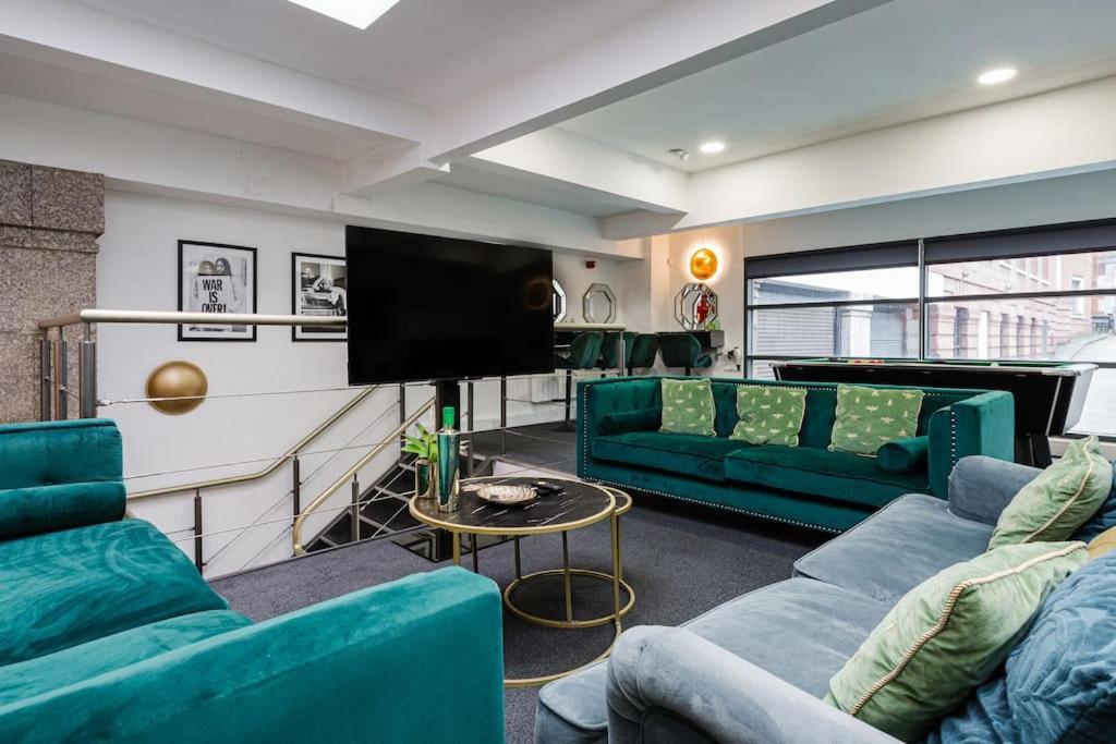 Vip Centre With Secure Free Parking Apartment Liverpool