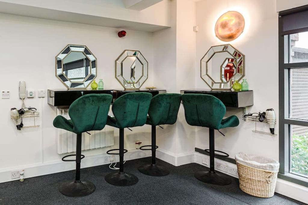 Vip Centre With Secure Free Parking * Liverpool